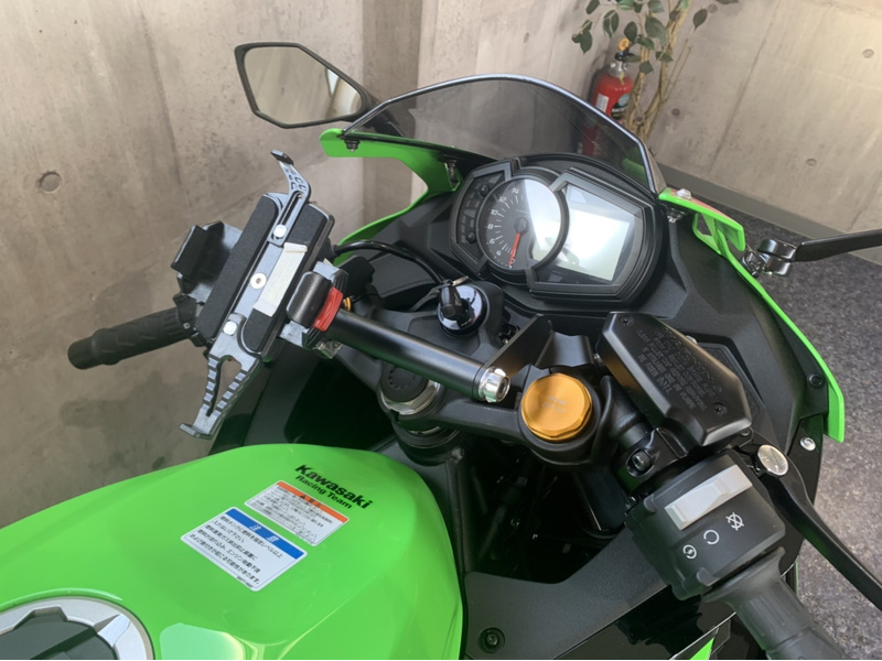 カワサキＮｉｎｊａ ＺＸ－２５Ｒ ＳＥ ＡＢＳ スマホホルダー付きのバイク詳細（917809） |  レンタルバイクとバイクの代車・長期・マンスリーのモトオーク