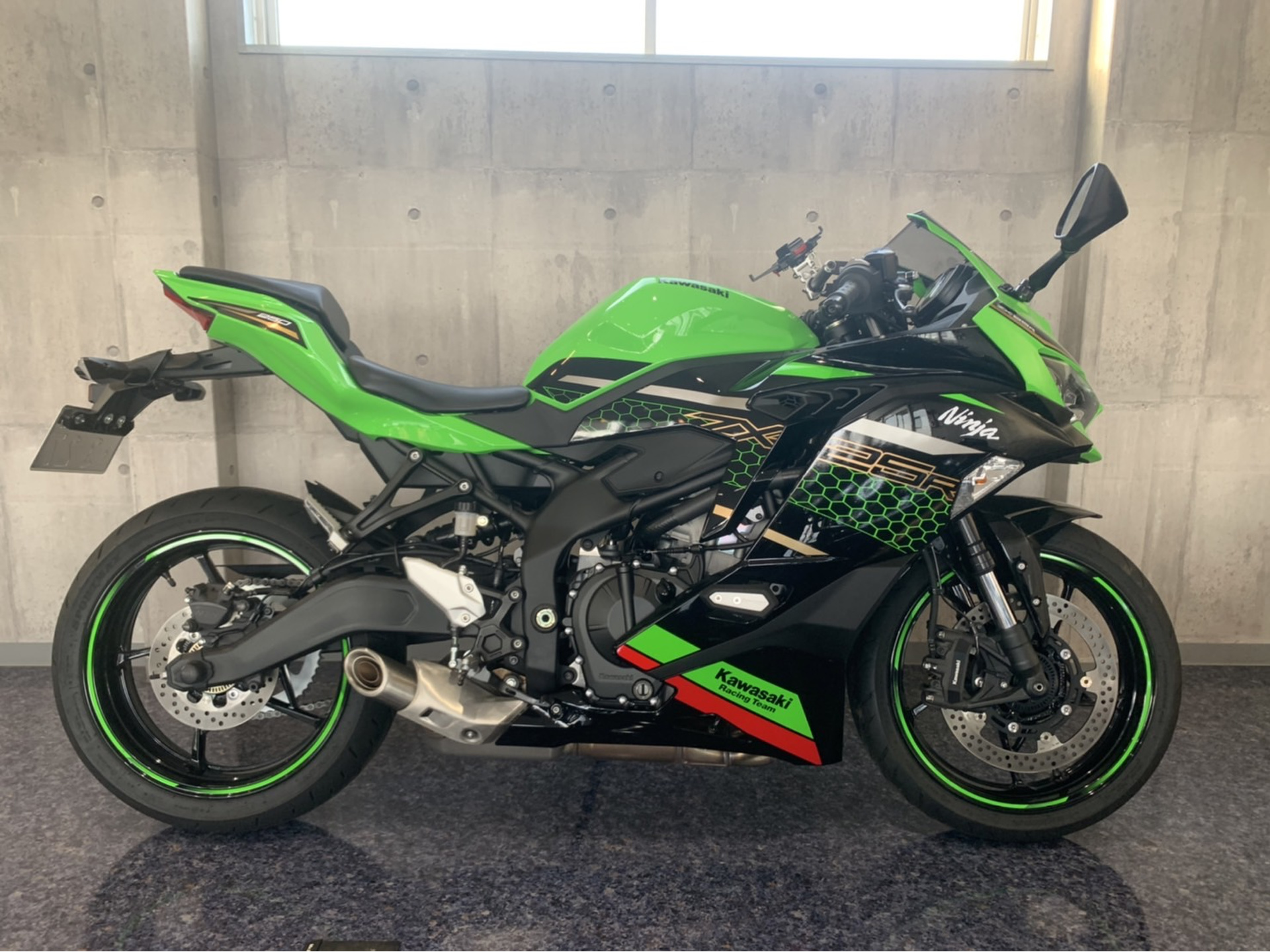 カワサキＮｉｎｊａ ＺＸ－２５Ｒ ＳＥ ＡＢＳ スマホホルダー付きの 