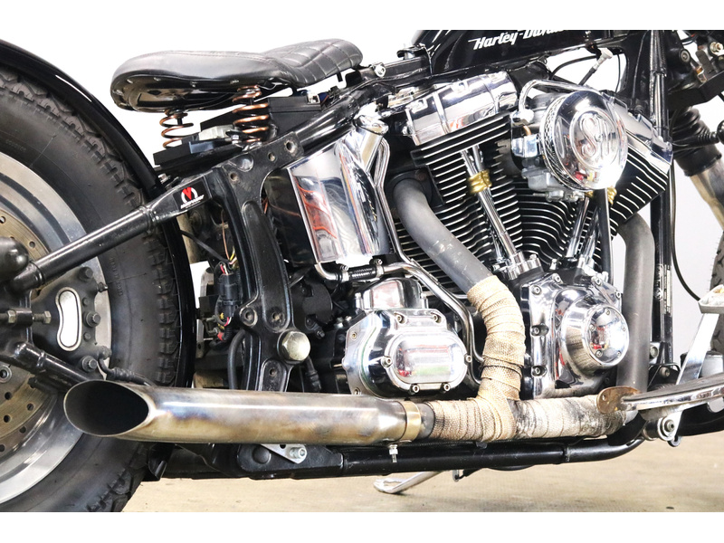 ハーレー 純正リヤサスペンション（1台分） 未使用　FLSTF　ファットボーイ 2012年式FLSTF ファットボーイの前後サスをトラックテックに交換