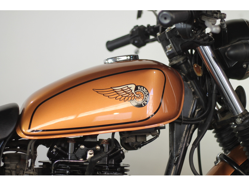 カワサキW400 燃料タンク（カワサキW800 ボディパーツ タンク