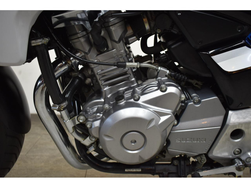 スズキ GSR250 (1103447) | 中古バイク・新車の事ならバイクの窓口