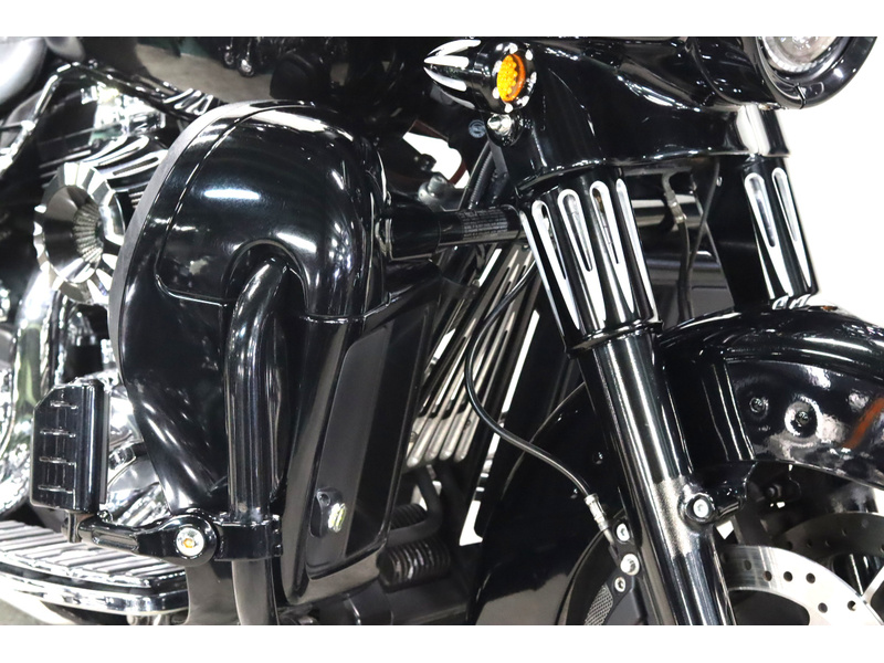 ハーレー　FLHX　フロントカウル　中古 ハーレー ハーレーFLHXストリートグライド (1140120) | 中古