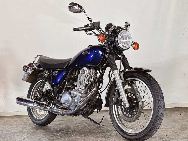 sr400ファイナルエディション　
純正FRフェンダー  純正チェーンカバー SR400 Final Edition」を発売 ～43年変わらない“SRらしい”個性が