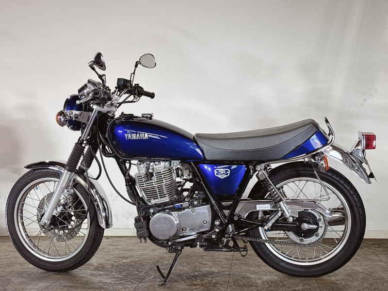 sr400ファイナルエディション　
純正FRフェンダー  純正チェーンカバー ついに最後…！ ヤマハ「SR400ファイナルエディション」伝説の