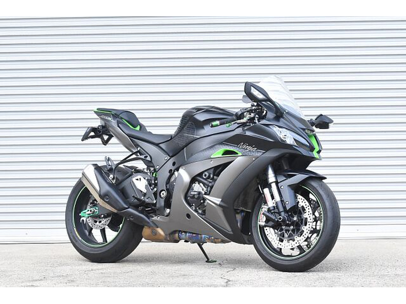 なな Homologation Special in Canada – 1996 Kawasaki ZX7RR N-1
