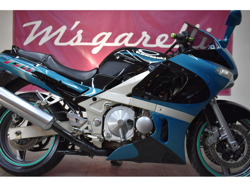 カワサキ ZZR400 (1189041) | 中古バイク・新車の事ならバイクの窓口