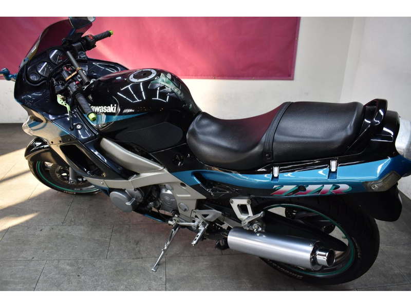 カワサキ ZZR400 (1189041) | 中古バイク・新車の事ならバイクの窓口