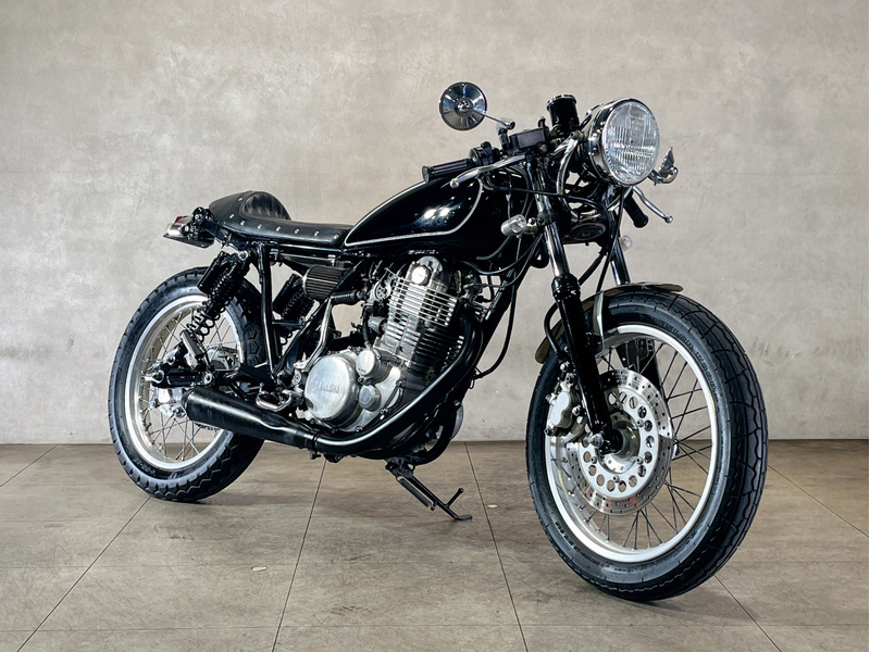 YAMAHA・sr400・RH01・オールブラックカスタム・全国陸送可能〜 ヤマハ SR400 (1199013) | 中古バイク・新車の事ならバイクの窓口