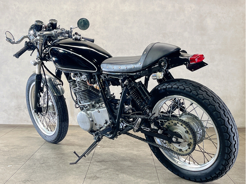 YAMAHA・sr400・RH01・オールブラックカスタム・全国陸送可能〜 YAMAHA SR400 RH01J #sr400 #sr400custom #sr400カスタム #yamahasr400