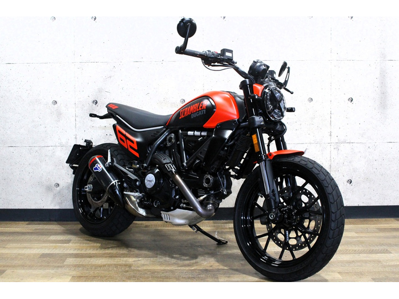【最終価格】ドゥカティスクランブラーフルスロットル　純正シート ドゥカティ ドゥカティ スクランブラーフルスロットル (1230035
