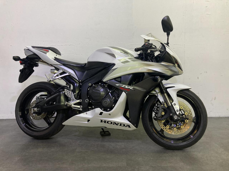 ホンダ CBR600RR (1236395) | 中古バイク・新車の事ならバイク