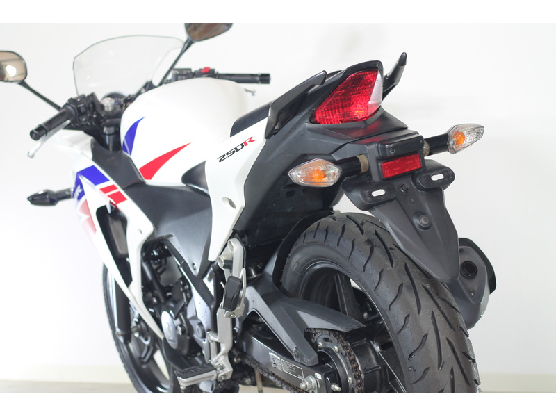 ｃｂｒ２５０ｒ 8004 中古バイク 新車の事ならバイクの窓口