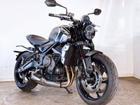 トライアンフ　トライデント６６０