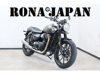 トライアンフ　ストリートツイン