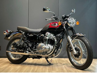 Ｗ８００