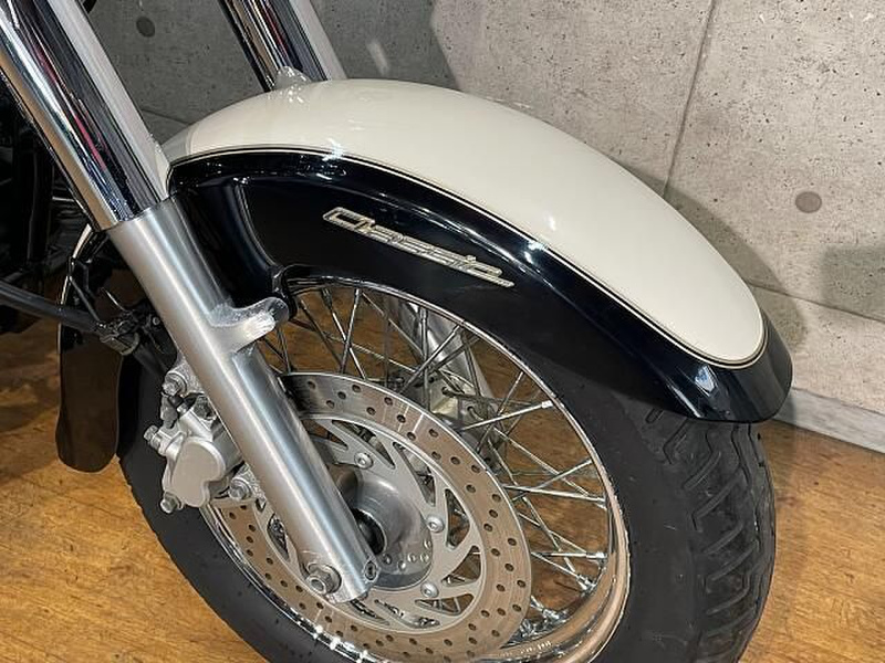 ドラッグスター400クラシック　純正フロントフェンダー ホワイト　中古 ドラッグスター400クラシック 純正フロントフェンダー ホワイト 中古