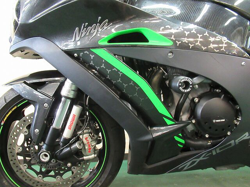 黒緑 カワサキ ZX-10RR 2021年式 8BL-ZXT02Lの諸元・スペック情報