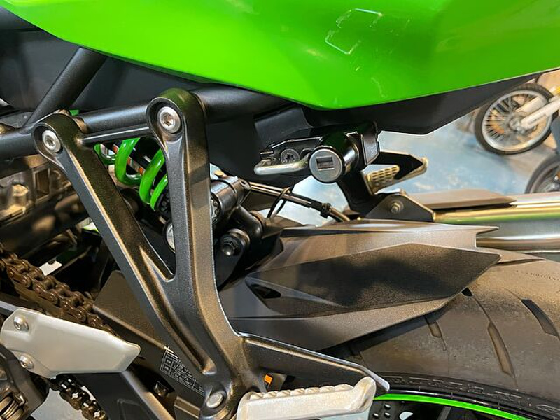 2024 Ninja ZX-4RR 40th Anniversary Edition モーターサイクル
