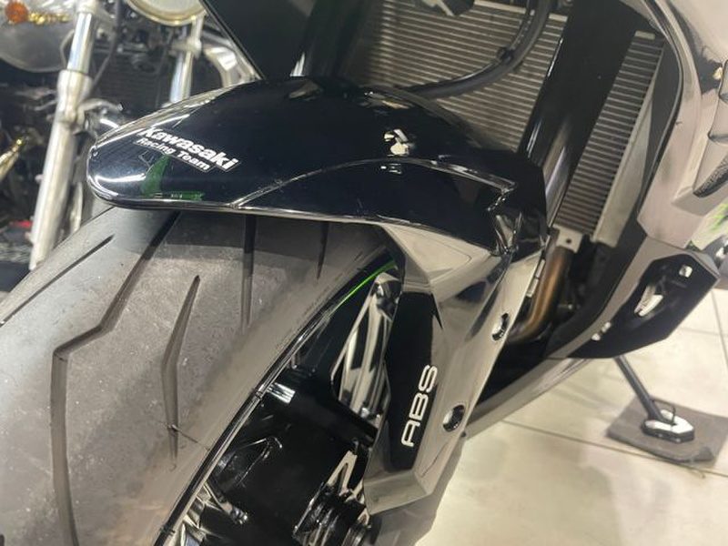 《取引中
》チャイルドシート　1台 ZX-25R SE買取査定事例【2022年式のライトカスタム】87万円