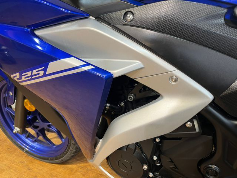 ヤマハ　YZF-R25  美品　4277キロ　消耗品交換 ヤマハ YZF-R25 ABS 2019年式 2BK-RG43Jの諸元・スペック情報 | ウェビック
