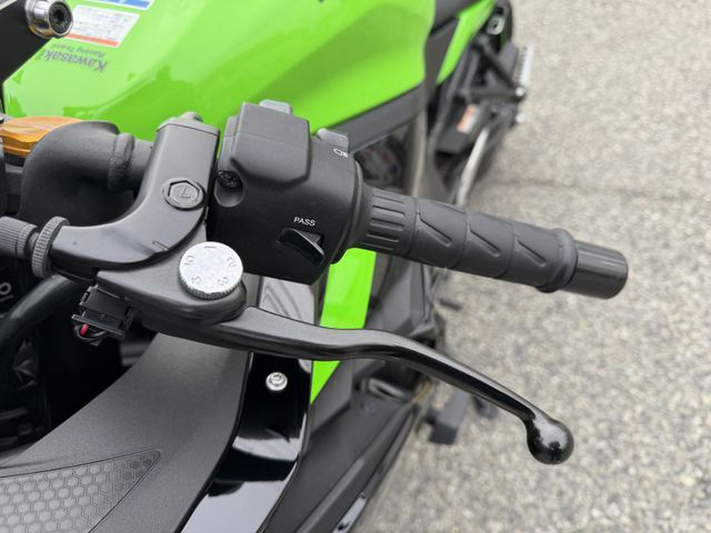 フィナンシェ型　25個取　中古品 カワサキ Ninja ZX－25R SE フェンダ－レスKIT USB