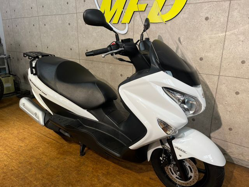 スズキ　バーグマン150　中古実動車　バッテリー新品済み　タイヤ後輪新品交換済み　リアBOX付き　ナンバー登録書類有 新品バッテリーとリサイクルバッテリーの購入について』 スズキ