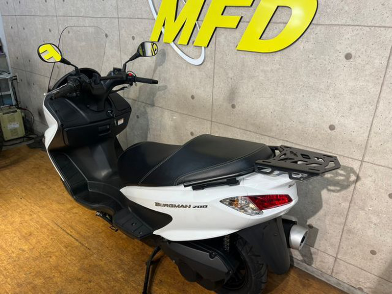 SUZUKI バーグマン200 白 エンジン始動動画 自賠責保険で乗れます 半額配送キャンペーン 現状渡し諸経費￥0- 横浜 P-Yard SUZUKI バーグマンストリート125 M青 始動動画 自賠責保険で乗れます