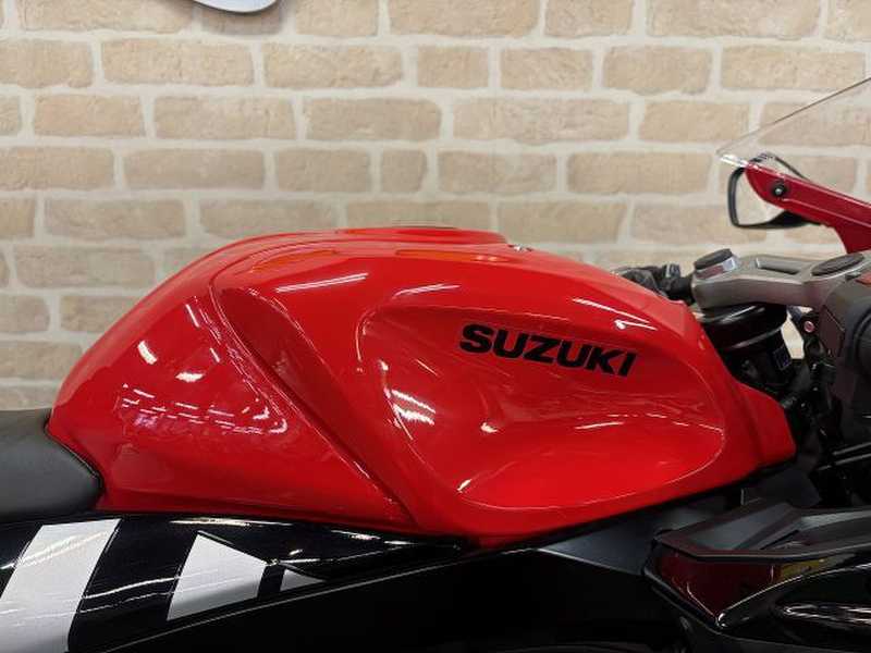 GSX-R125 タンク 赤 新品未使用 スズキ GSX－R125 (1212321) | 中古バイク・新車の事ならバイク