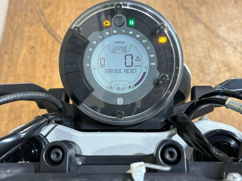 ハスクバーナ ハスクバーナ Svartpilen250 (1239242