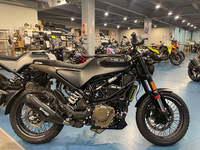 スヴァルトピレンＳＶＡＲＴＰＩＬＥＮ４０１スバルトピレン