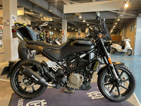 ハスクバーナ　Ｓｖａｒｔｐｉｌｅｎ２５０