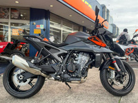 ＫＴＭ　９９０スーパーＤＵＫＥ