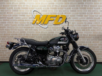 Ｗ８００