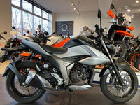 ジクサー２５０