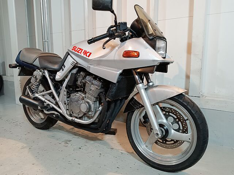 スズキ ＧＳＸ２５０Ｓ カタナ (1061918) | 中古バイク・新車の事ならバイクの窓口