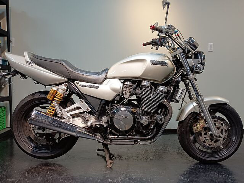 ヤマハＸＪＲ１２００（４ＫＧ）シルバー実働　車検令和３年７月まで ヤマハ XJR1200 (1129152) | 中古バイク・新車の事ならバイクの窓口