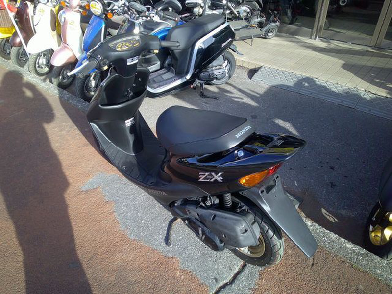 ライフウェーブ　2本未使用に近い中古 ホンダ ライブDio ZX 限定車 スケルトンカラー キャブ車 2