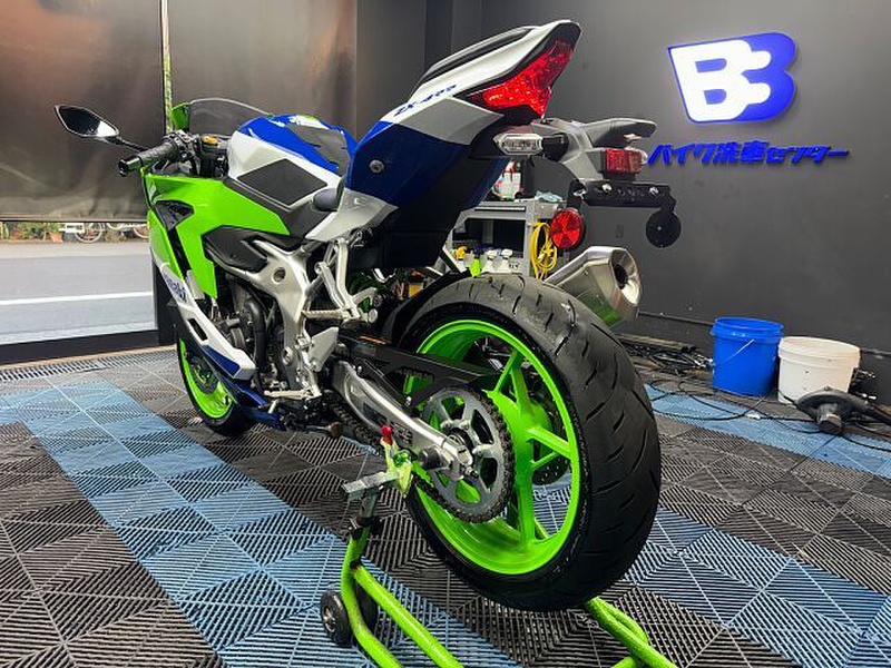 【kira38様】専用・青/緑、各360ｇ≪リクエスト特割特価≫ カワサキ Ninja ZX－4RR KRT EDITION (1203498