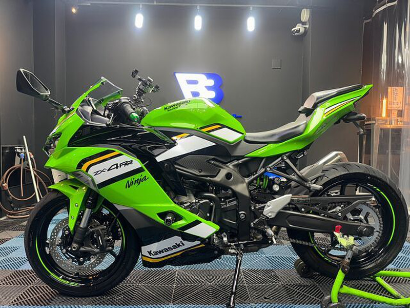 【最終価格】CUATER 27cm 新品未利用タグ付き カワサキ Ninja ZX－4RR KRT EDITION (1206844