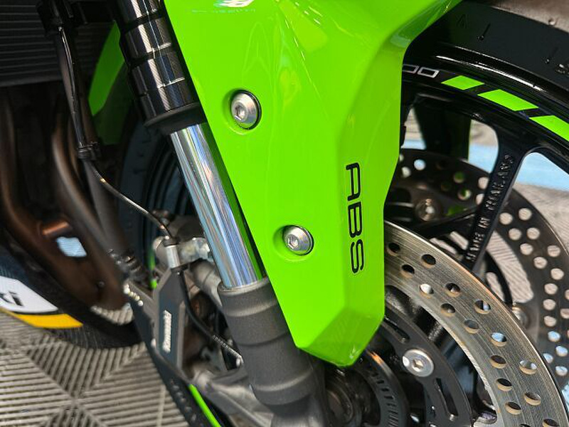 カワサキ Ninja ZX－4RR KRT EDITION (1214701