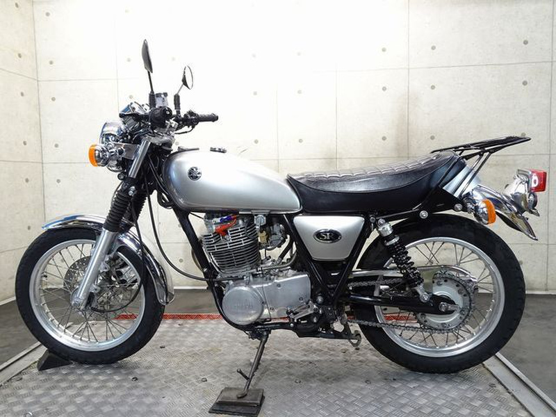 SR400 お話中 ヤマハ SR400 (1177053) | 中古バイク・新車の事ならバイクの窓口