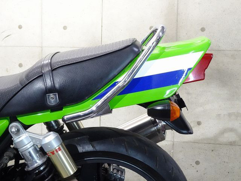 カワサキ ZRX400 (1203023) | 中古バイク・新車の事ならバイクの窓口