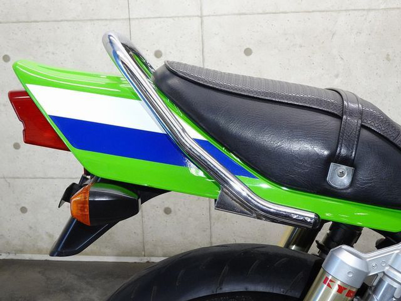 カワサキ ZRX400 (1203023) | 中古バイク・新車の事ならバイクの窓口