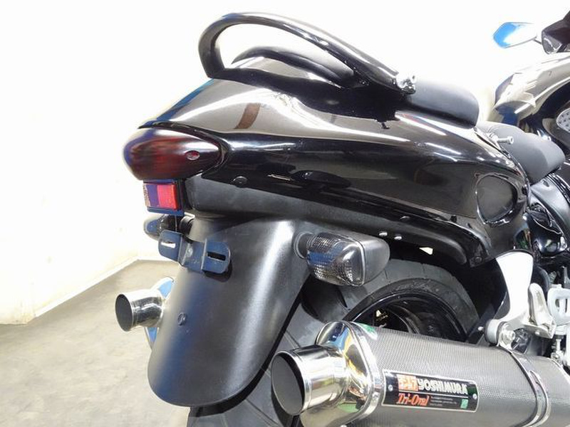 スズキ　ハヤブサ　GSX1300R 低走行　車検自賠責付　点検整備済 スズキ ハヤブサ（GSX1300R Hayabusa） ヨシムラ車検
