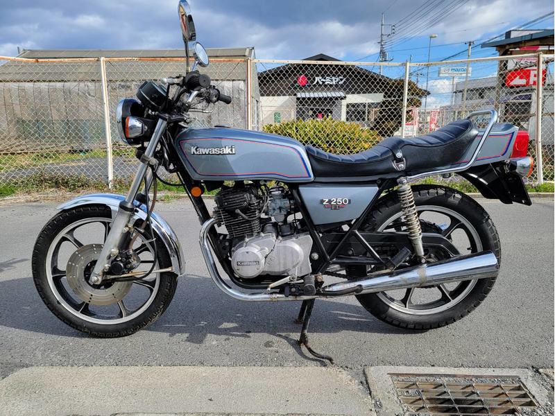 z250ft - バイク