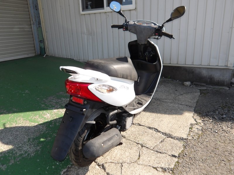 台数少ないYAMAHA JOGDX 4ストFI　ホワイト フロントディスクブレーキ SA39J 低燃費 セル始動 OIL交換　冷却水補充等 軽整備点検済み すぐ乗り出せます 直接引き渡し　配送手配可 ヤマハ JOG デラックス（4st FI） (1195133) | 中古バイク