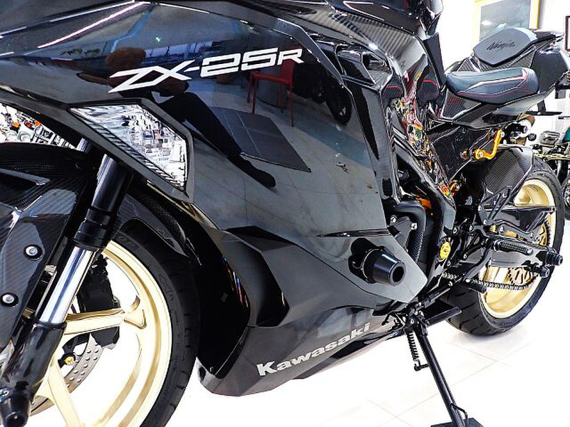 カワサキ Ninja ZX－25R ゲイルスピード オーリンズ他