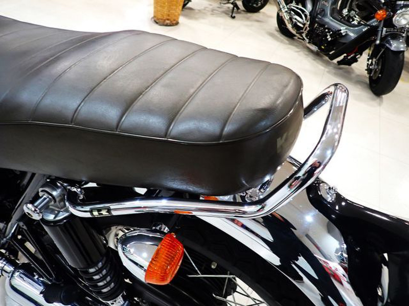 カワサキ W650 最終型A8F 社外スクリーン 純正エンジンガード他