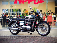 トライアンフ　ボンネビルＴ１００