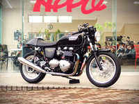トライアンフ　スラクストン